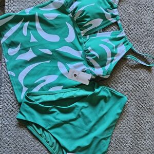 Shade & Shore Green and White Swim Set
